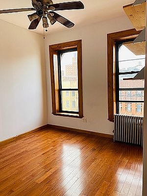 5th image of 422 E 118th St #5