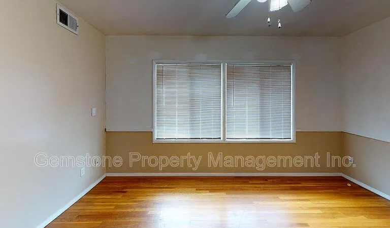 4947 63rd St — Photo 12