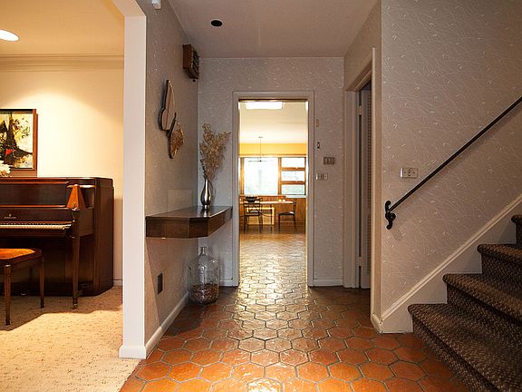 3rd image of 56 Speir Dr