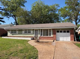 937 Lebon Dr, Saint Louis, MO 63137