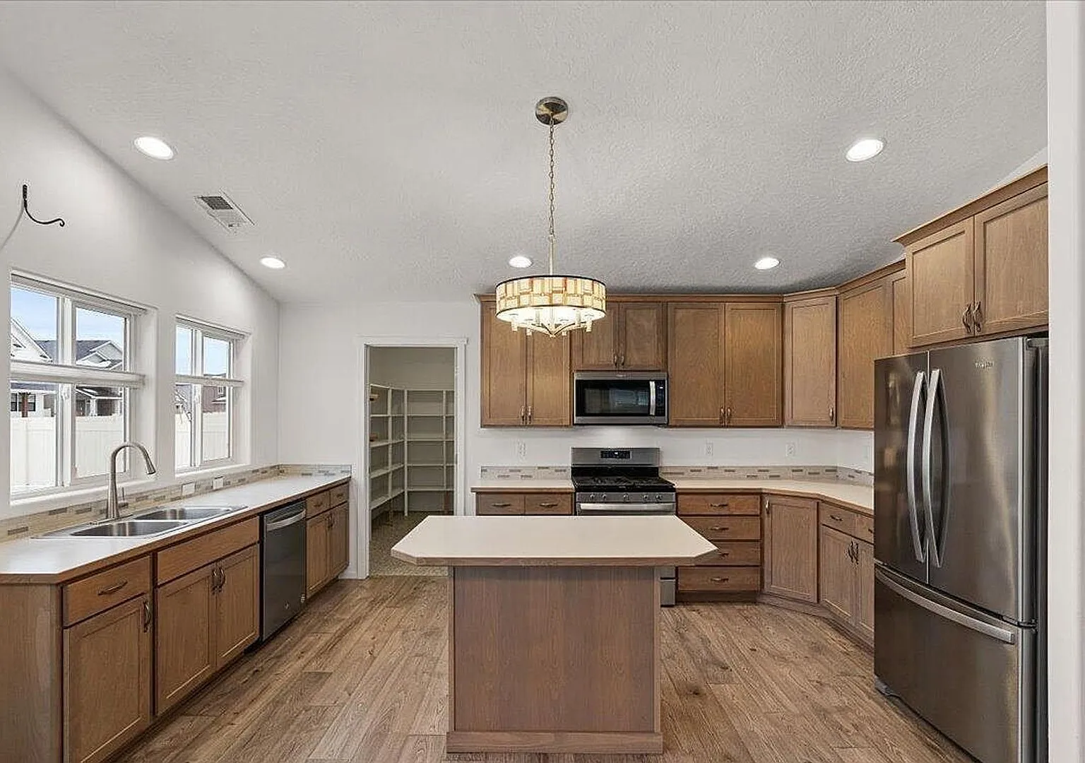 Great Location, Single Family Home, Post Falls, Pet Friendly — Photo 4