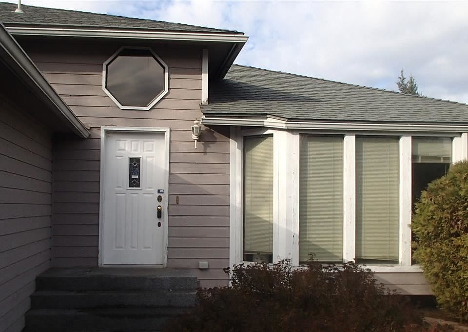 1st image of 15815 N Gleneden Dr