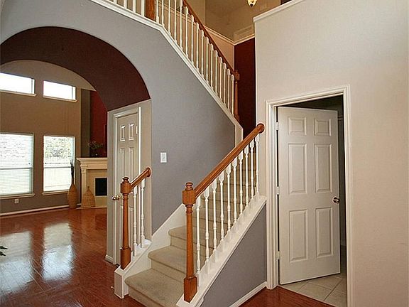 2nd image of 1023 Jasons Bend Dr