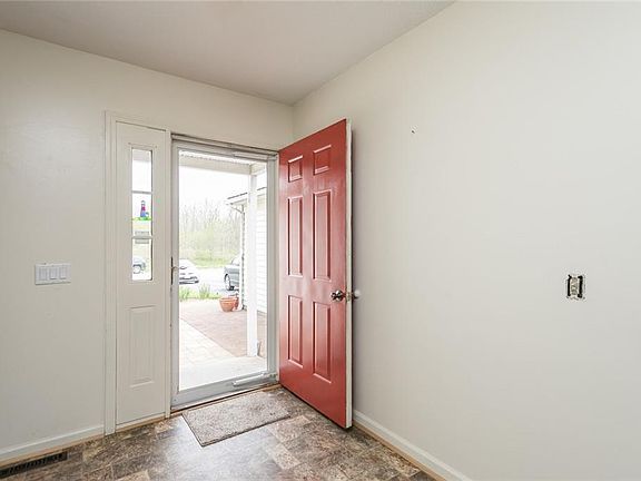 3rd image of 1480 Wood Dr