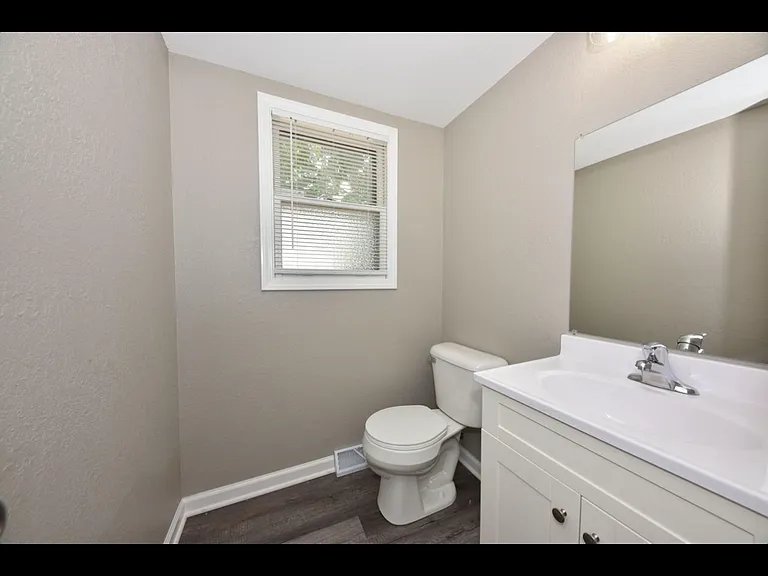 6930 W Mill Rd — Photo 3