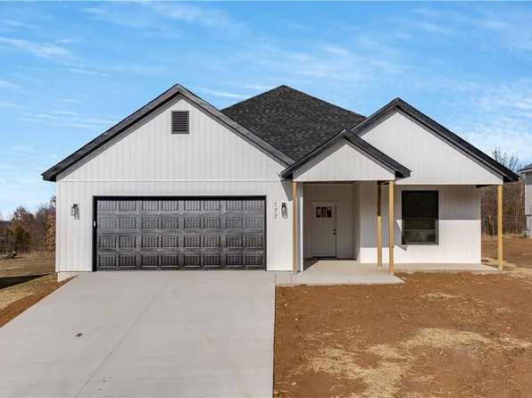 177 Mae St, Huntsville, AR 72740