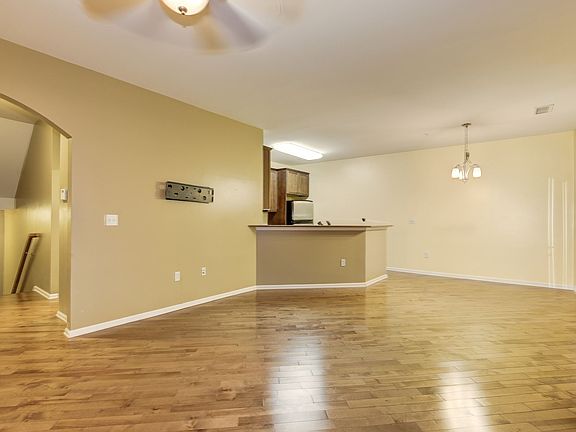 4th image of 1008 Cunningham Ct #1008