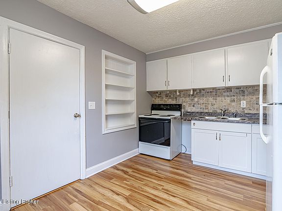 5th image of 105 Crenshaw Ln