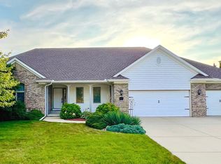 2208 Foxtail Rd, Bloomington, IL 61704