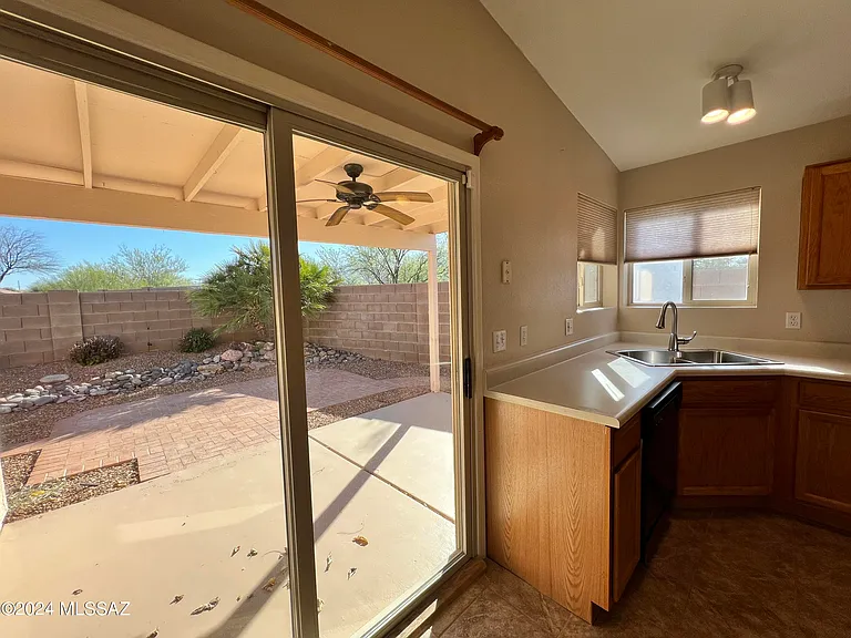 8820 N Mesquite Bluffs Pl — Photo 10