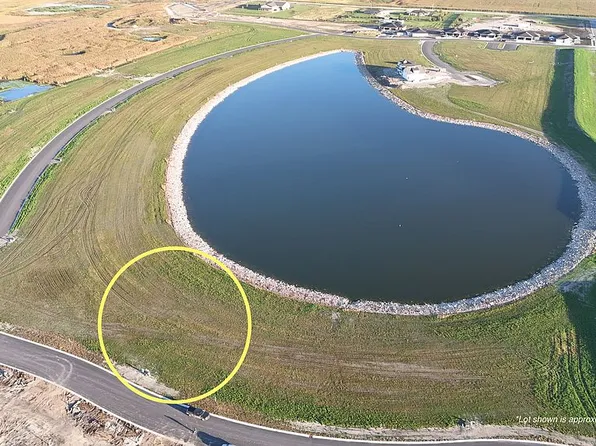 2414 Colby Ave NW, Aberdeen, SD 57401