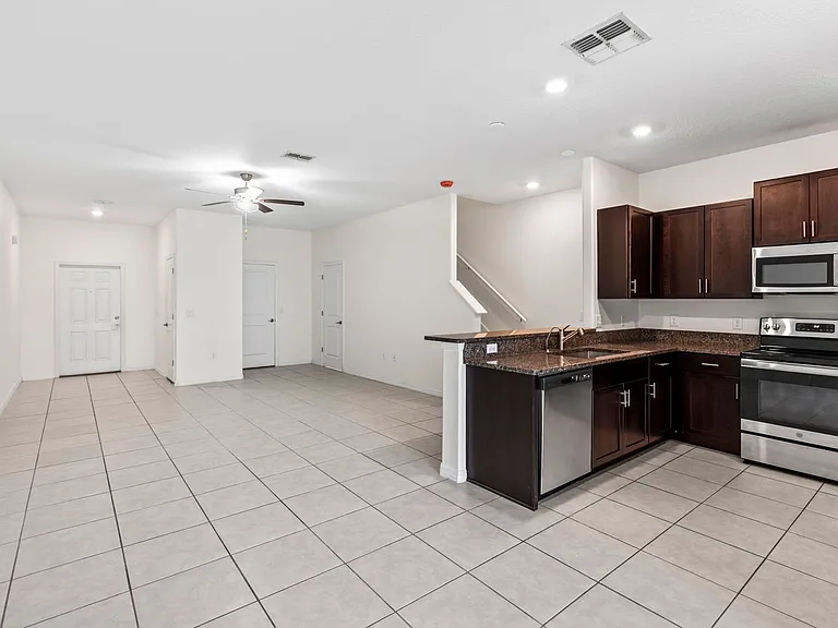 14442 Editors Note St — Photo 6