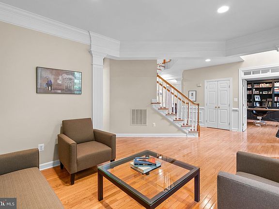 4th image of 869 Still Creek Ln