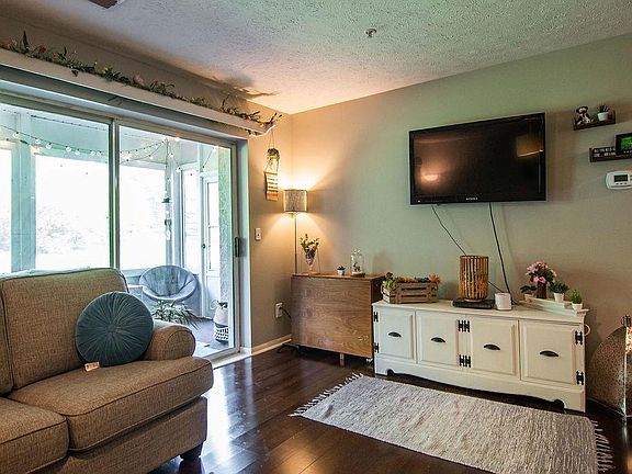5th image of 8338 N Jasonville Ct SE #28