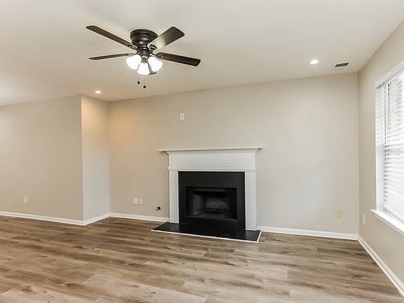 4th image of 4040 Brookfield Way