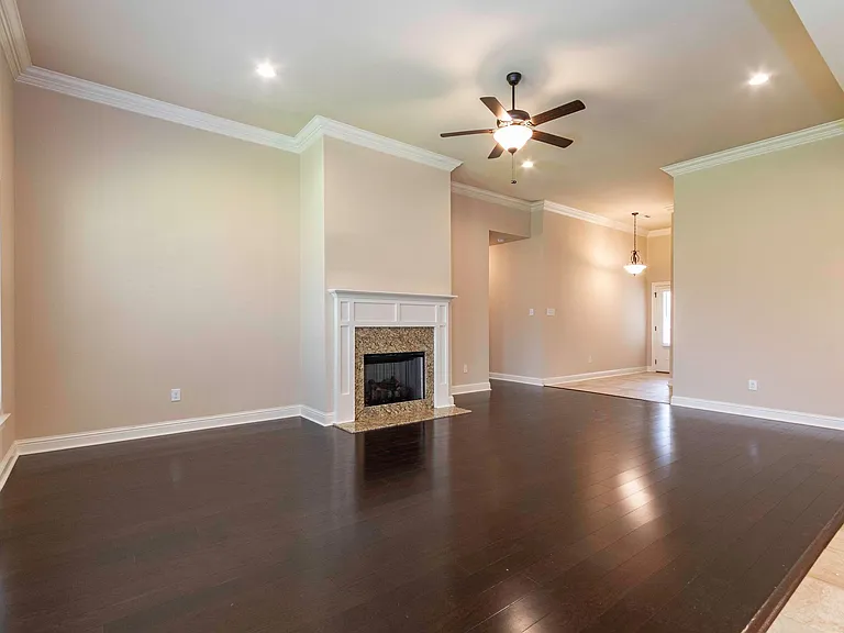 112 Melanie Rose Dr — Photo 4