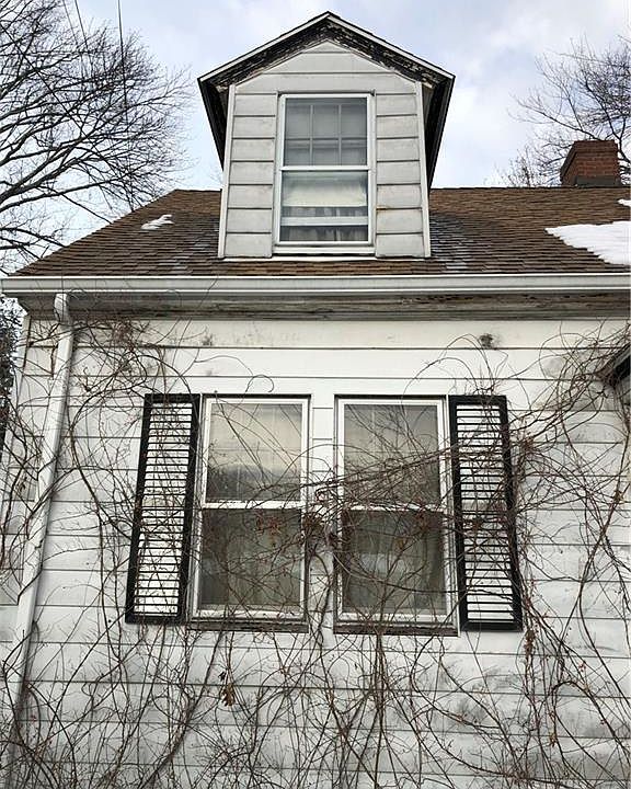 2nd image of 12 Holdstock Pl