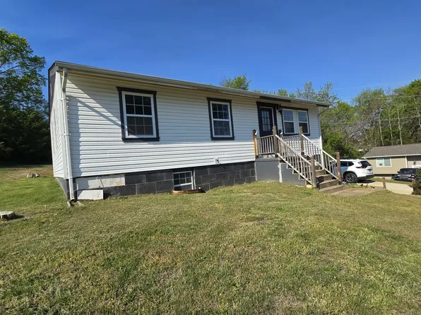 208 Riggs St, Athens, TN 37303