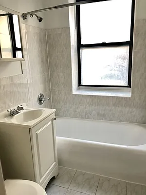 Rented by Silverstreet RE LLC | media 17