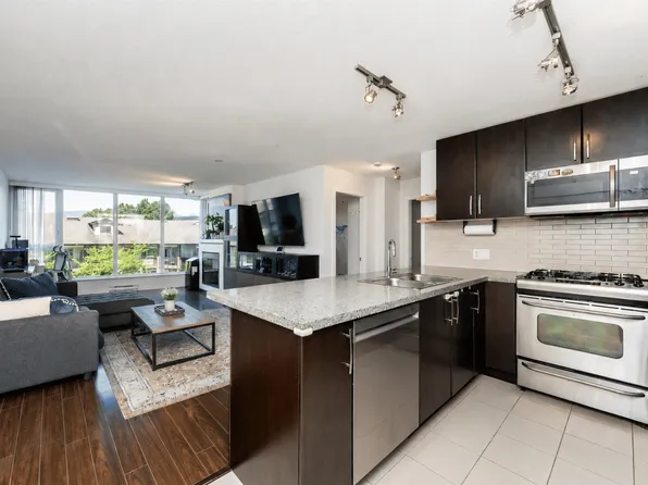 660 Nootka Way #605, Pt Moody, BC V3H 0B7