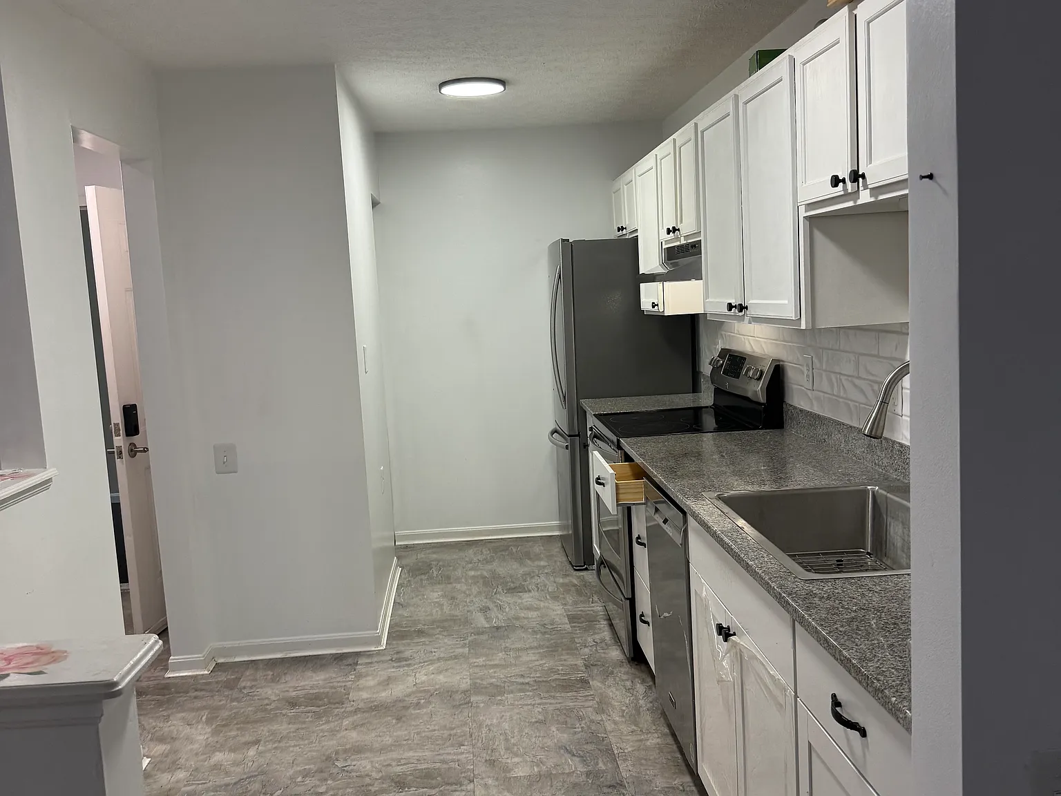 2 bed, 1393 sqft, $1,750 — Photo 2