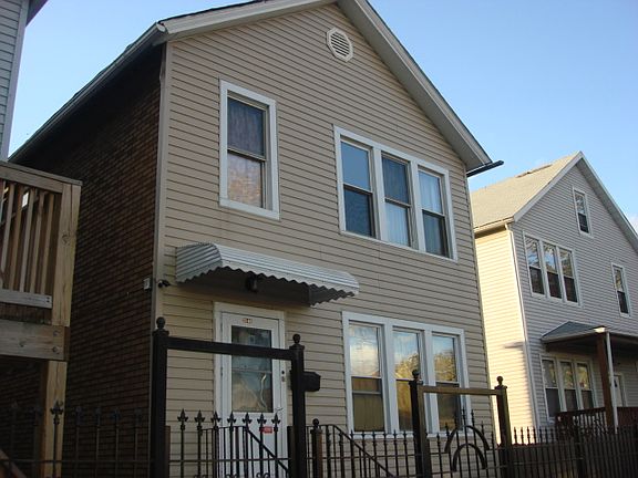 5th image of 3546 S Rockwell St