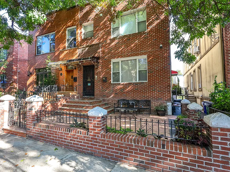 23-45 24th St #2R — Photo 4