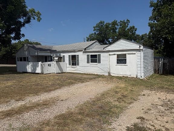 5th image of 3815 Beverly Dr