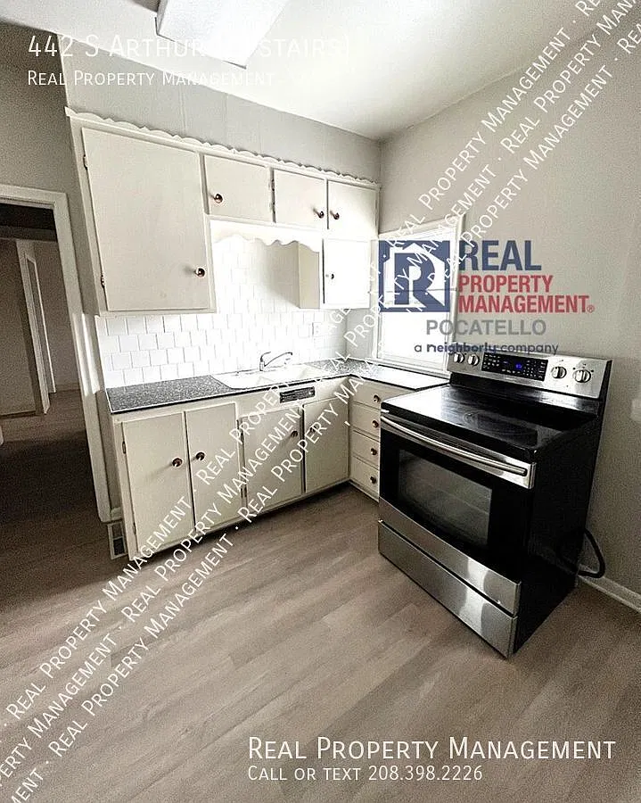 3 Bedroom 2 bath - Main Home - Pets Negotiable — Photo 2