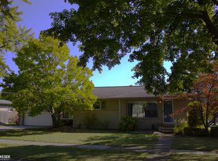 1092 Shenandoah Dr, Clawson, MI 48017