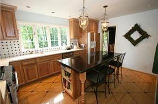4th image of 5929 Reinhardt Dr