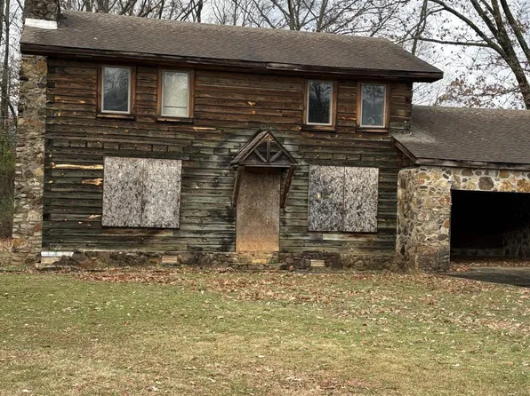 100 A C Curry St, Muscle Shoals, AL 35661