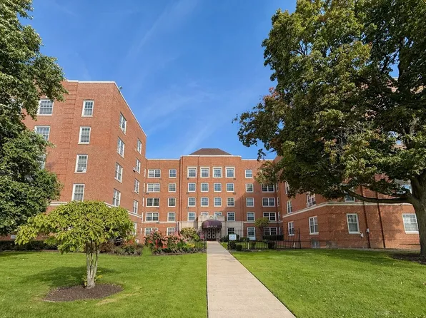 19101 Van Aken Blvd APT 219, Shaker Heights, OH 44122