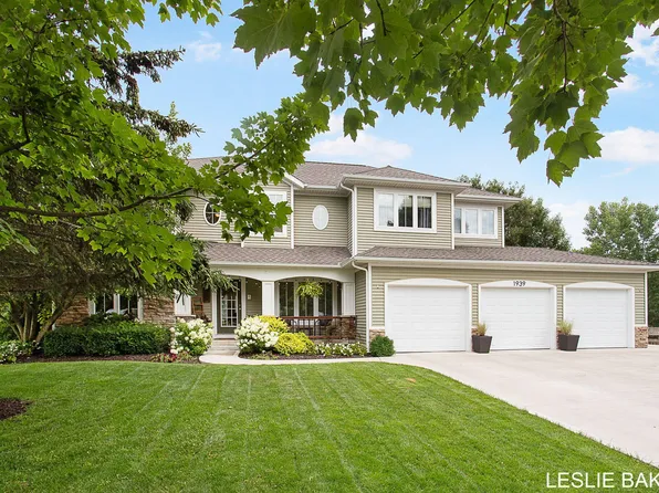 1939 Sugar Creek Ct, Zeeland, MI 49464