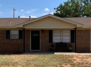 212 Bobby St, Levelland, TX 79336