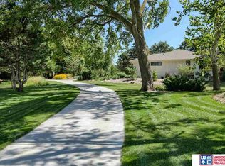 5838 Hawkswood Cir, Lincoln, NE 68516