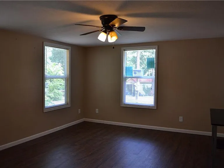 44 Skyline Dr — Photo 3