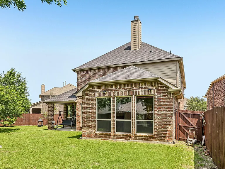 1828 Houghton Dr — Photo 8