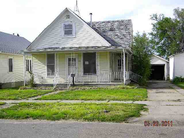 1st image of 815 E 5TH
