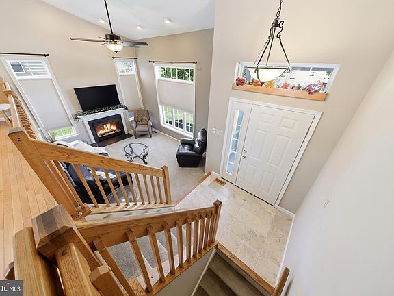 5th image of 28 Derby Dr