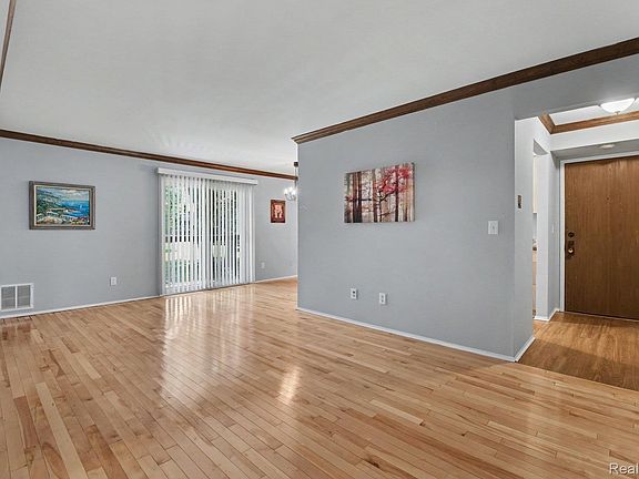 4th image of 29890 W 12 Mile Rd APT 907