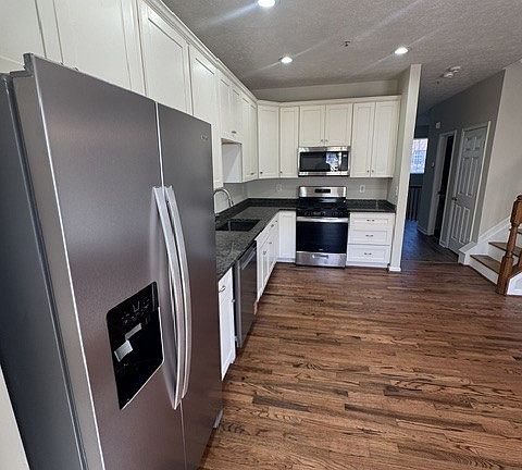 5th image of 842 Lowe Rd
