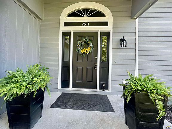 3rd image of 2511 SW Wexford Dr