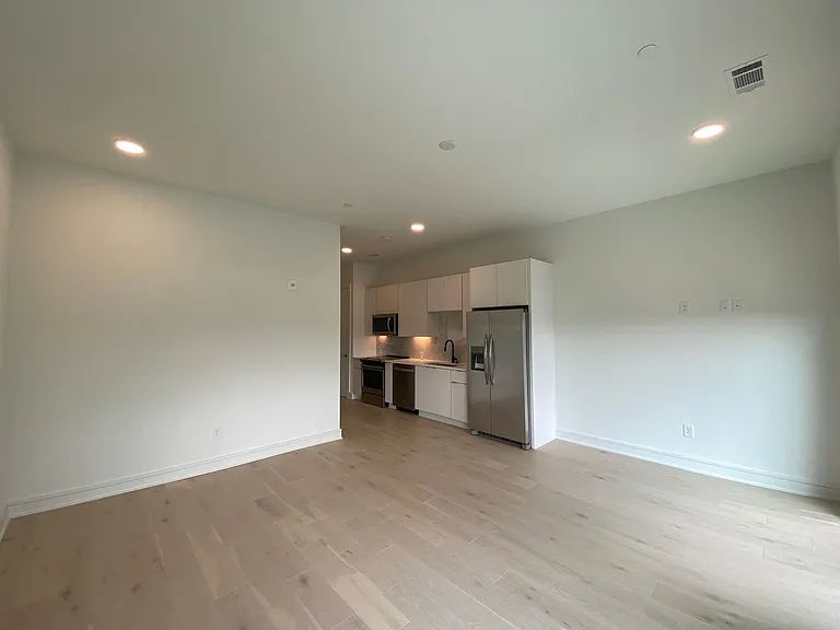 1125 10th Ave N #508 — Photo 18
