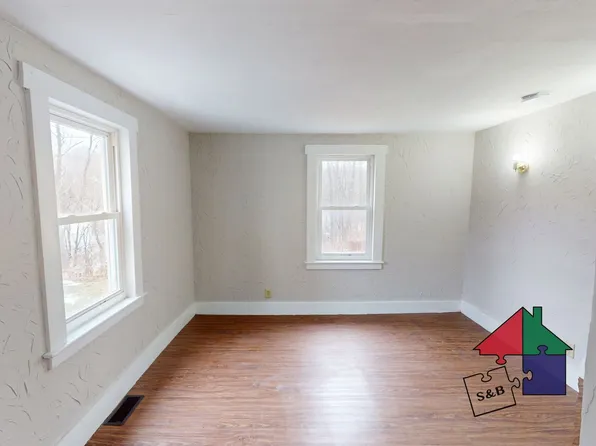 67 Perry St, Barre, VT 05641