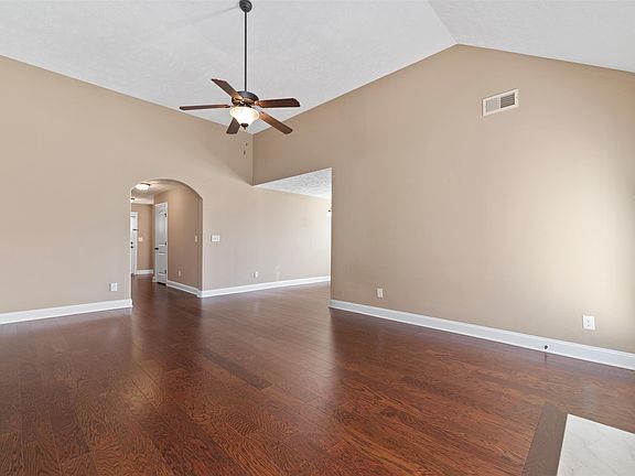 5th image of 3599 Fox Tail Ct