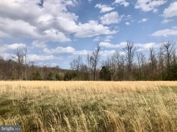 284 Hunter Rd, Maurertown, VA 22644