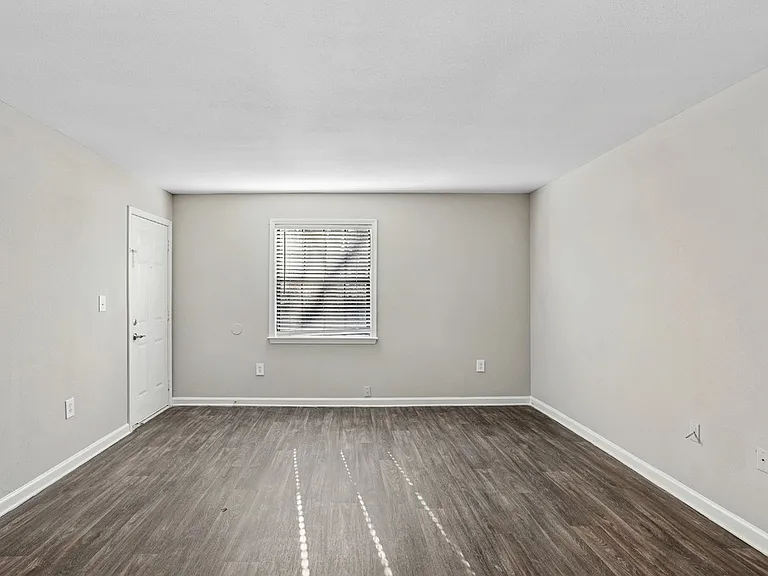 Brentwood Apartments — Photo 30