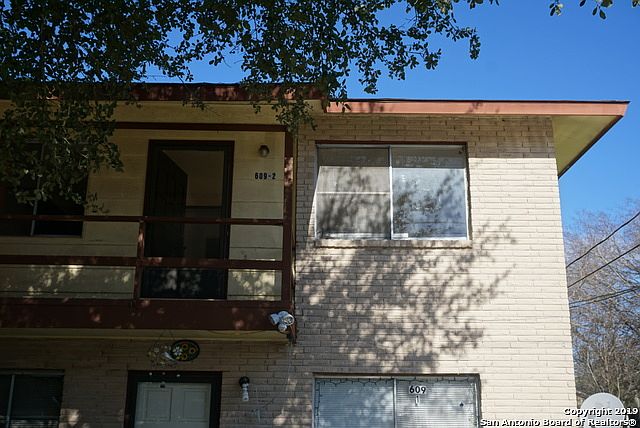 1st image of 609 W Byrd Blvd #1