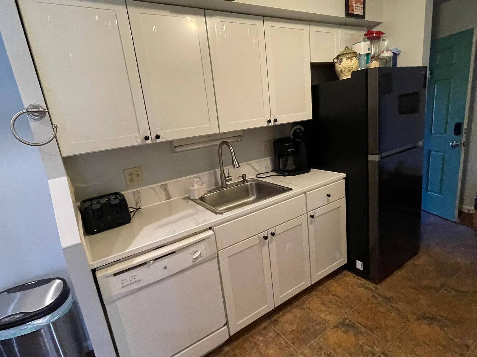 3 bed, 1071 sqft, $1,750 — Photo 2